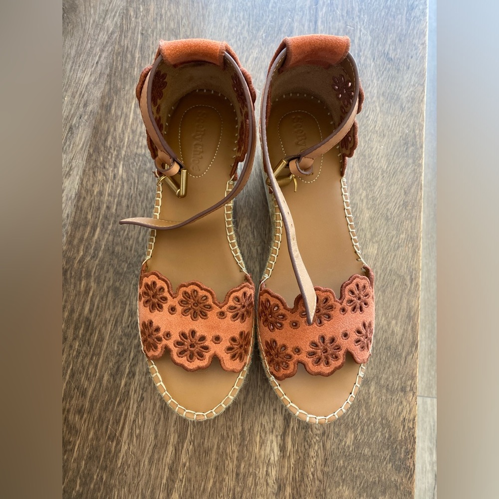 See by Chloe Tan platform sandal size 38. Us Womens 7.5
